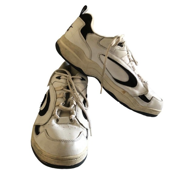LA Gear Other - LA Gear Madrid Mens Sneakers Shoes Size 13 Navy White Leather Low Top